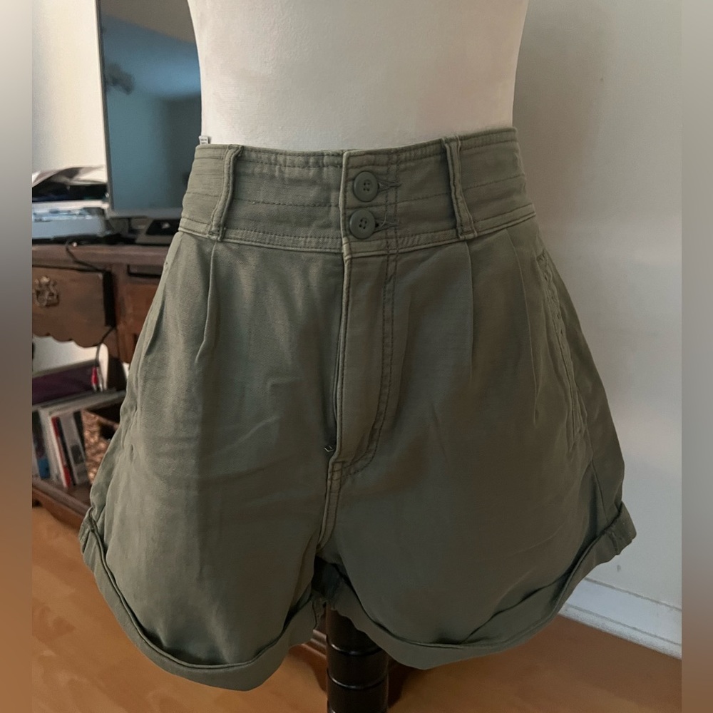 American Eagle Shorts Women’s 8 Baggy Mom Short Green High Rise Stretch NWOT